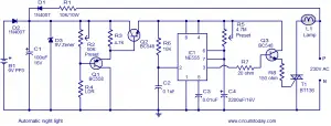 Automatic night light circuit that switches off after a preset time